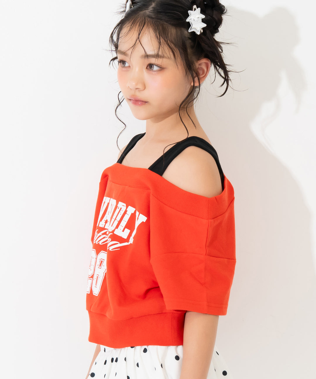レッド(Sサイズ着用/身長：約148cm)
