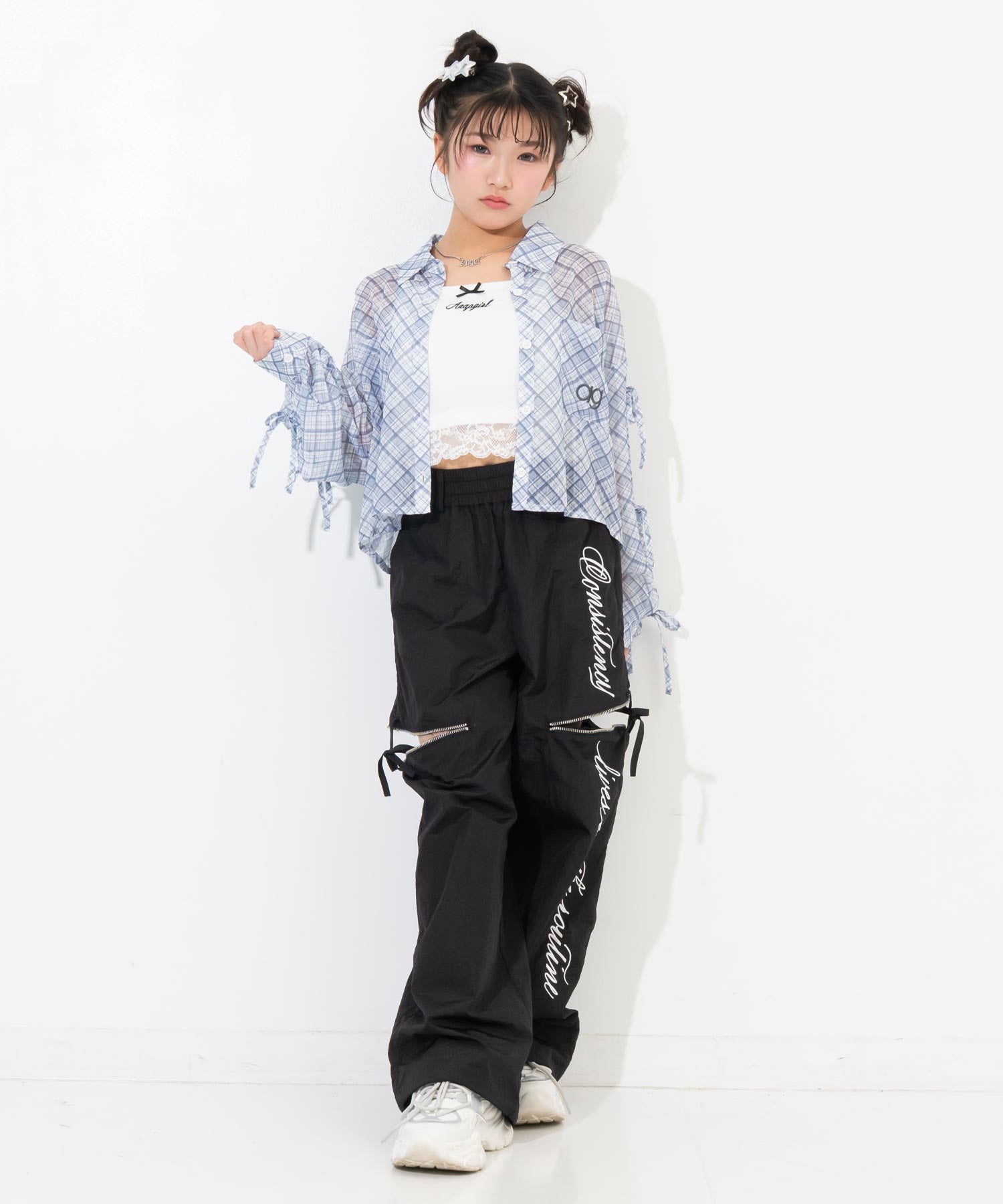 サックス(Sサイズ着用/身長：約140cm)