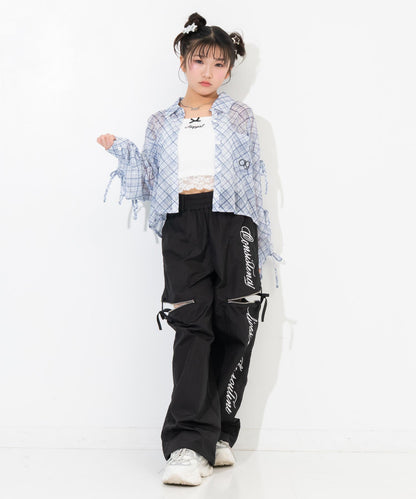 サックス(Sサイズ着用/身長：約140cm)