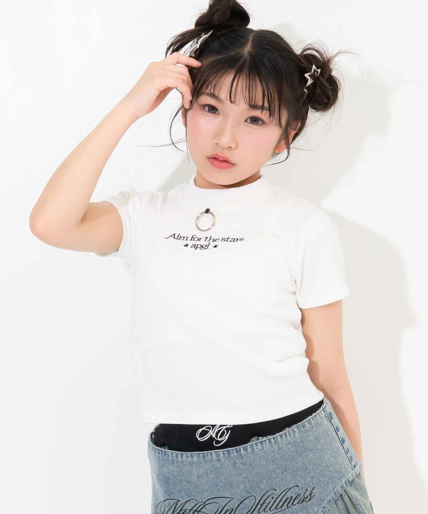 ホワイト(Sサイズ着用/身長：約140cm)