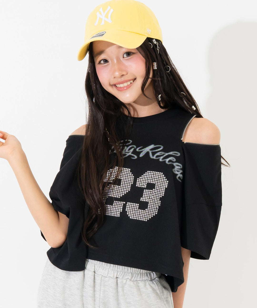 肩ジップ スタッズ ロゴTシャツ 913-7971