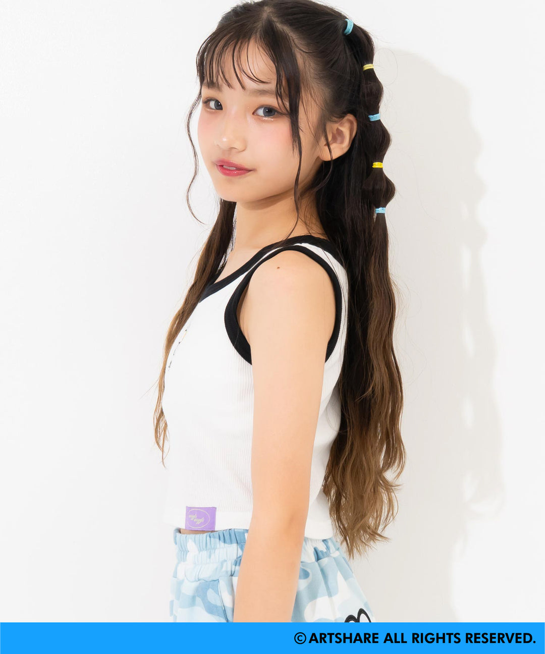 ホワイト(Sサイズ着用/身長：約146cm)