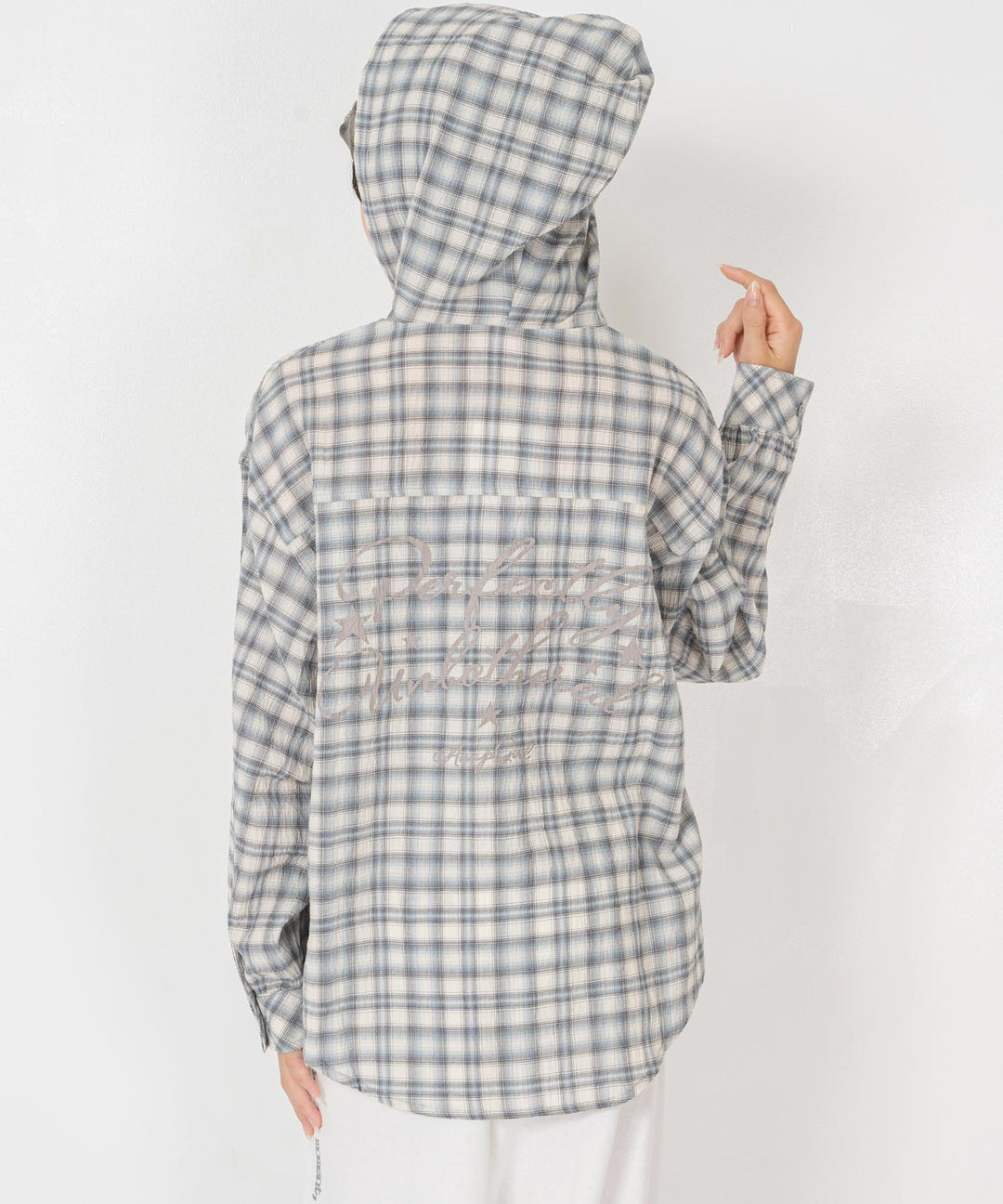 サックス(XSサイズ着用/身長：約139cm)