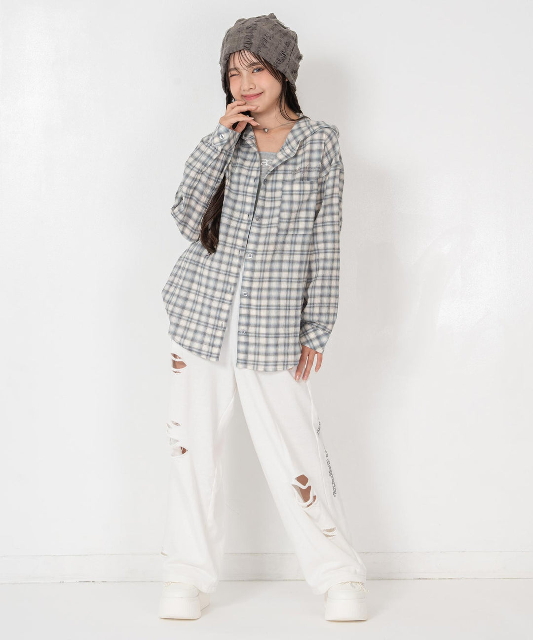 サックス(XSサイズ着用/身長：約139cm)
