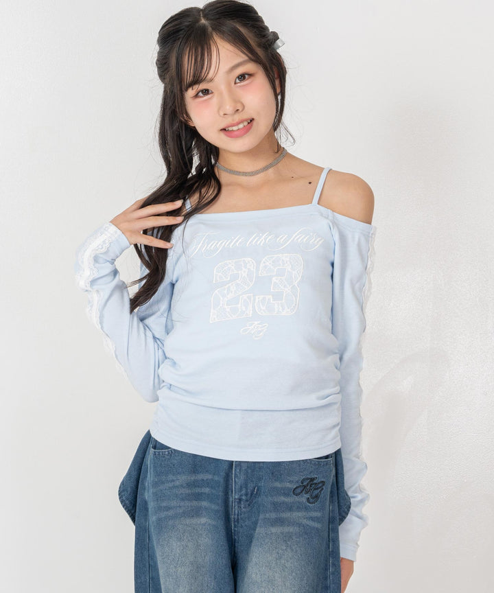 サックス(XSサイズ着用/身長：約147cm)