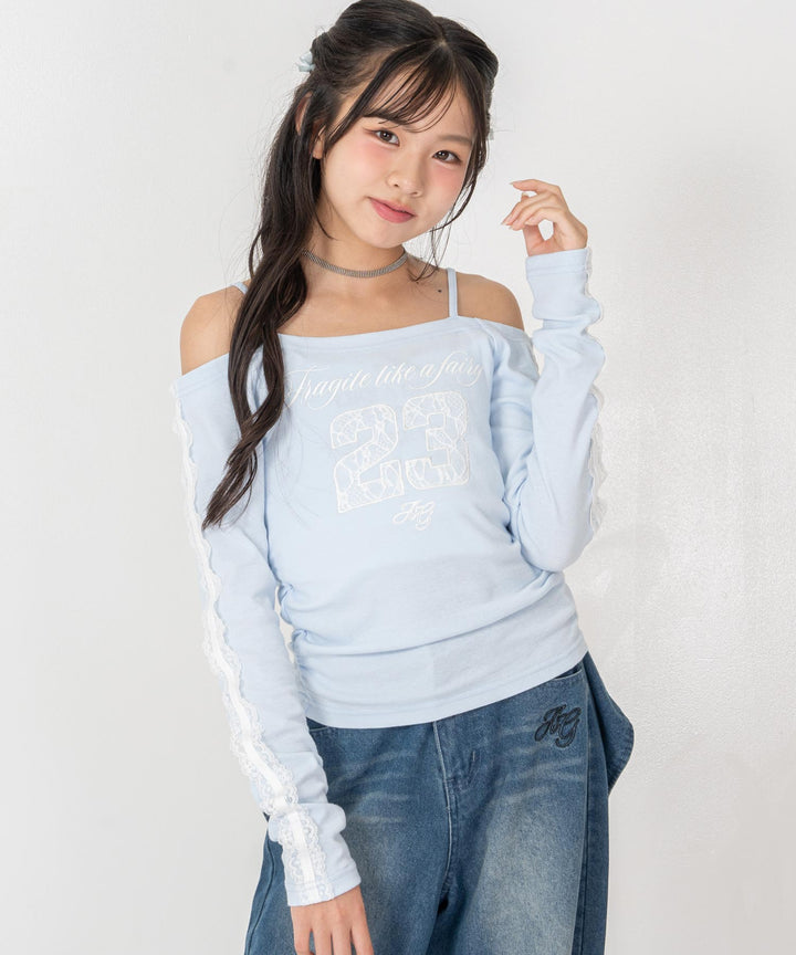 サックス(XSサイズ着用/身長：約147cm)