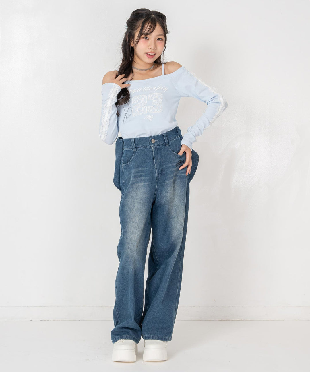 サックス(XSサイズ着用/身長：約147cm)