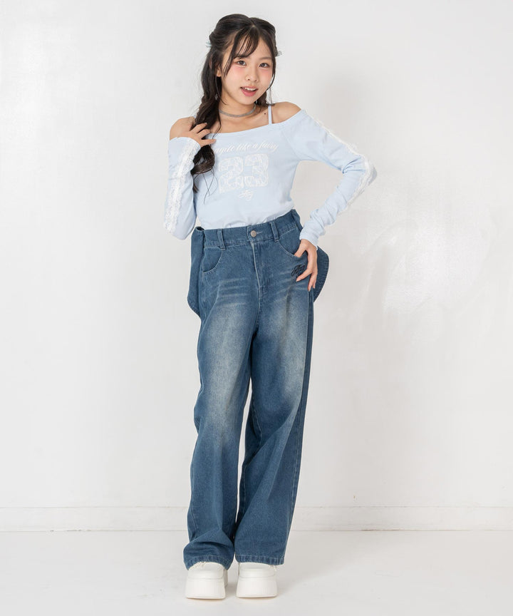 サックス(XSサイズ着用/身長：約147cm)