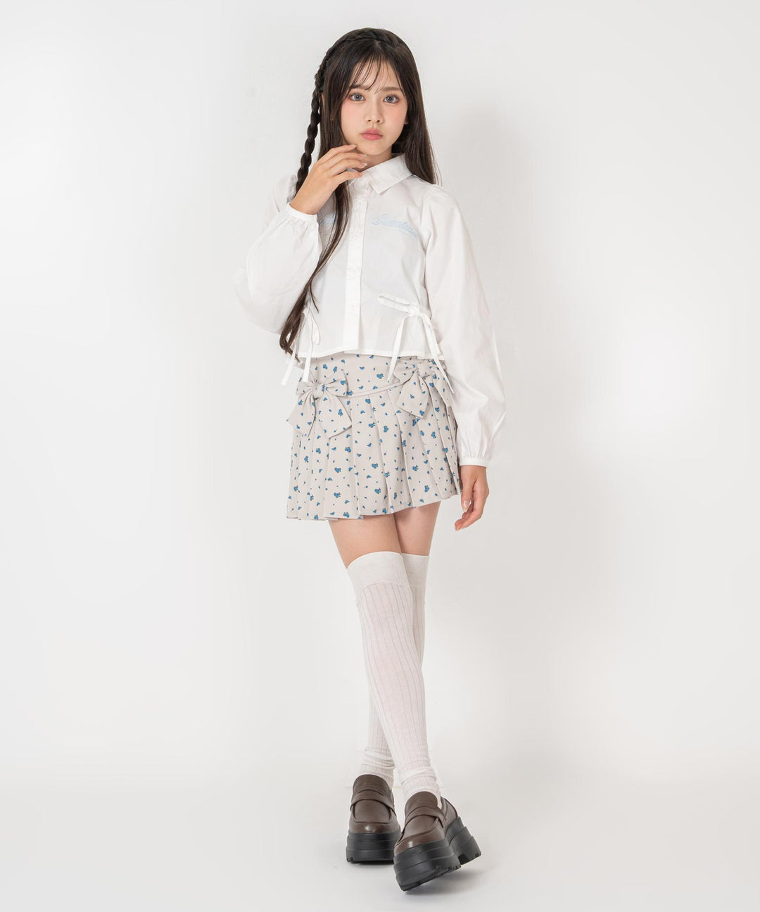 ホワイト(XSサイズ着用/身長：約139cm)