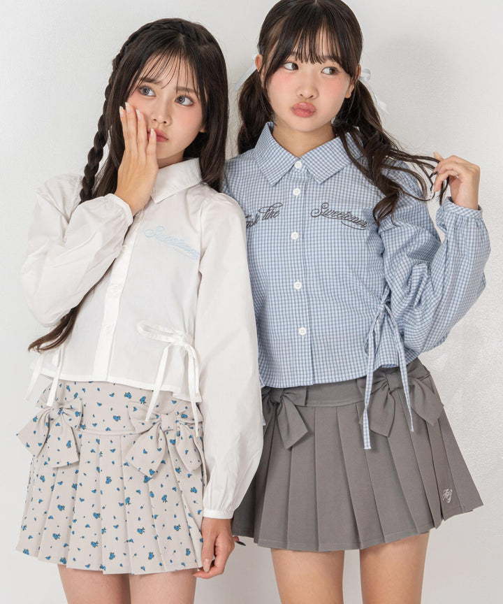 ライトブルー(Sサイズ着用/身長：約150cm)
ホワイト(XSサイズ着用/身長：約139cm)