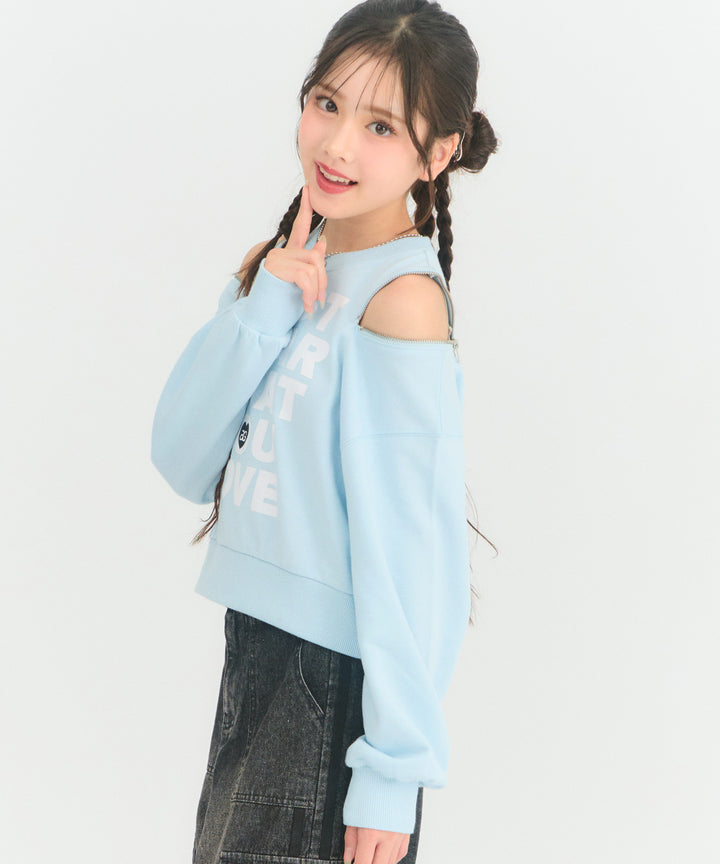 サックス(XSサイズ着用/身長：約146cm)