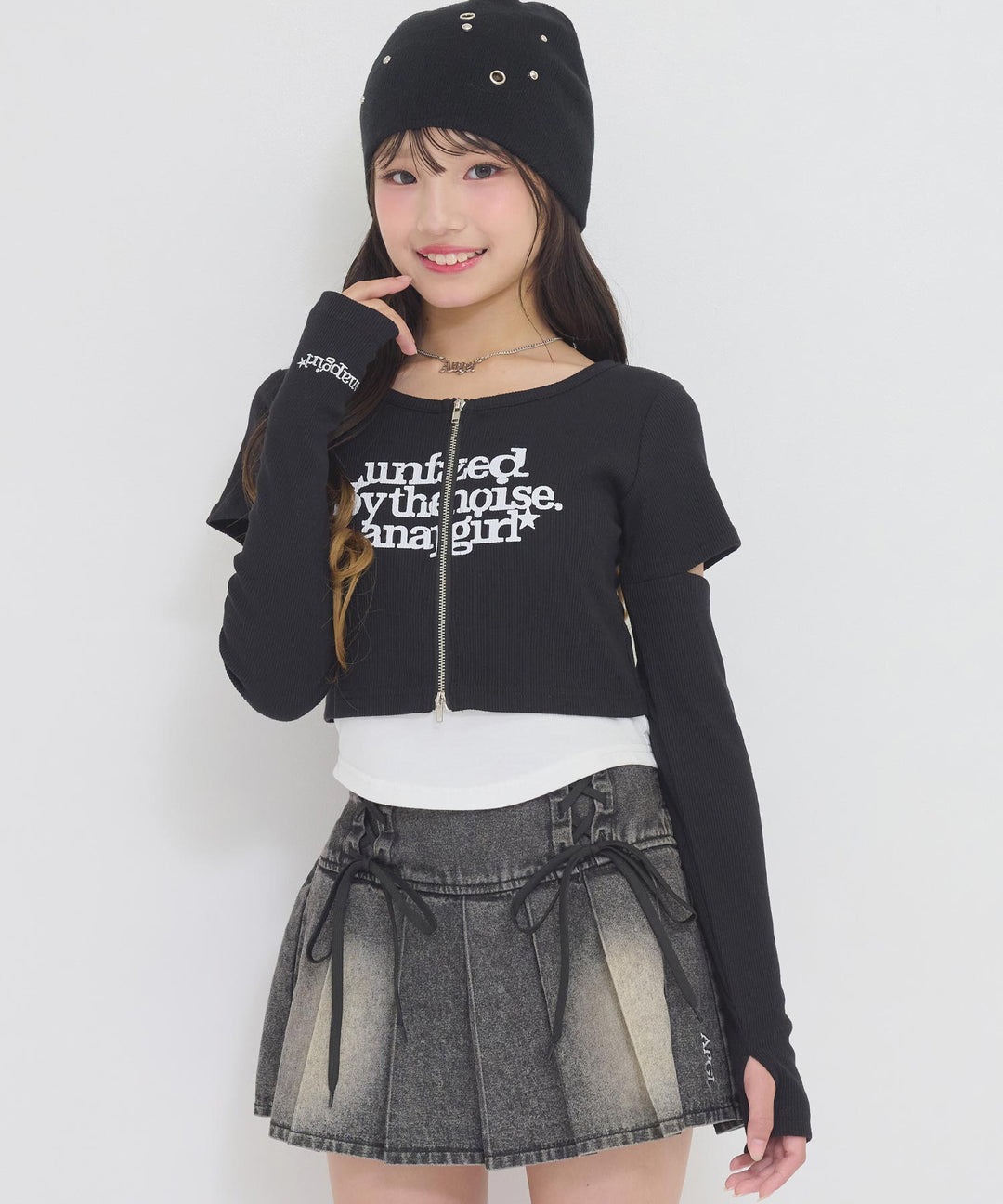 ブラック(Sサイズ着用/身長：約146cm)