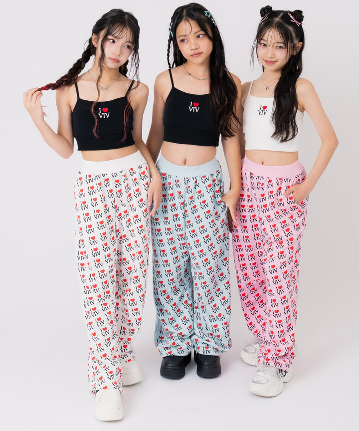 ホワイト(150サイズ着用/身長：約150cm)、ブラック(150サイズ着用/身長：約152cm)、ライトイエロー(150サイズ着用/身長：約148cm)