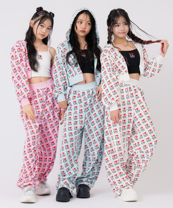 ホワイト(150サイズ着用/身長：約150cm)、ブラック(150サイズ着用/身長：約152cm)、ライトイエロー(150サイズ着用/身長：約148cm)