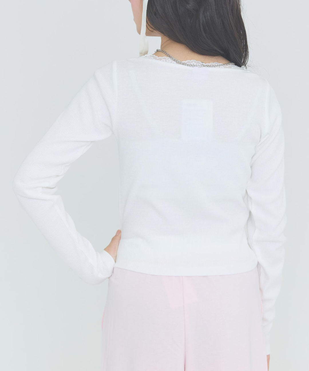 ホワイト(Ｍサイズ着用/身長：約162cm)