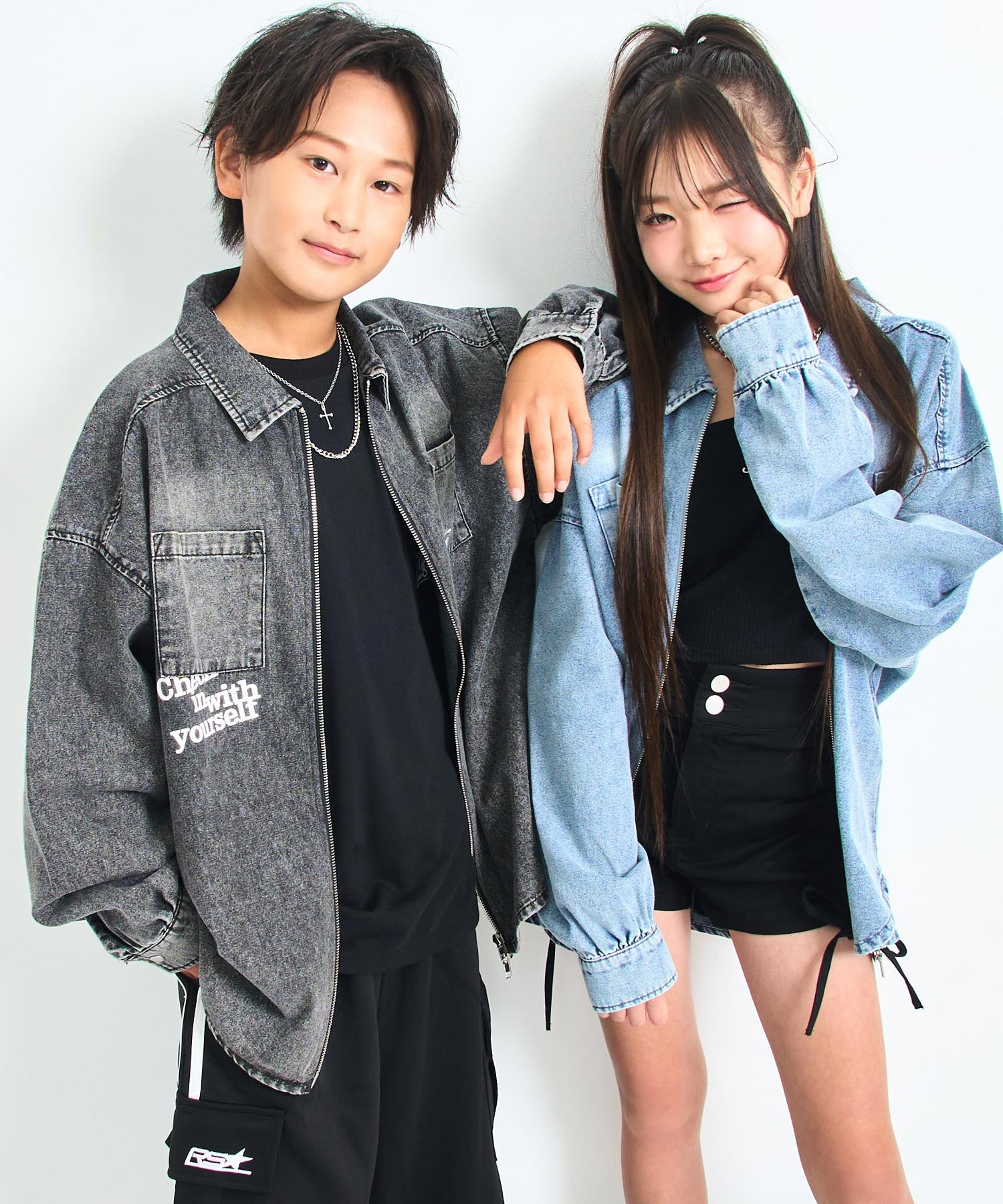ブラック、ライトブルー