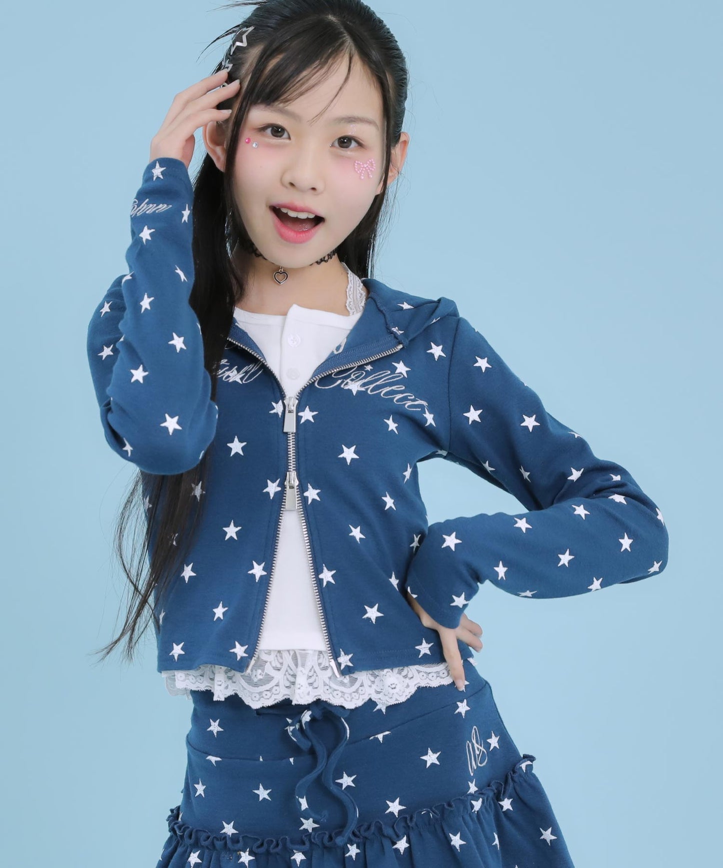 ネイビー(XSサイズ着用/身長：約140cm)
