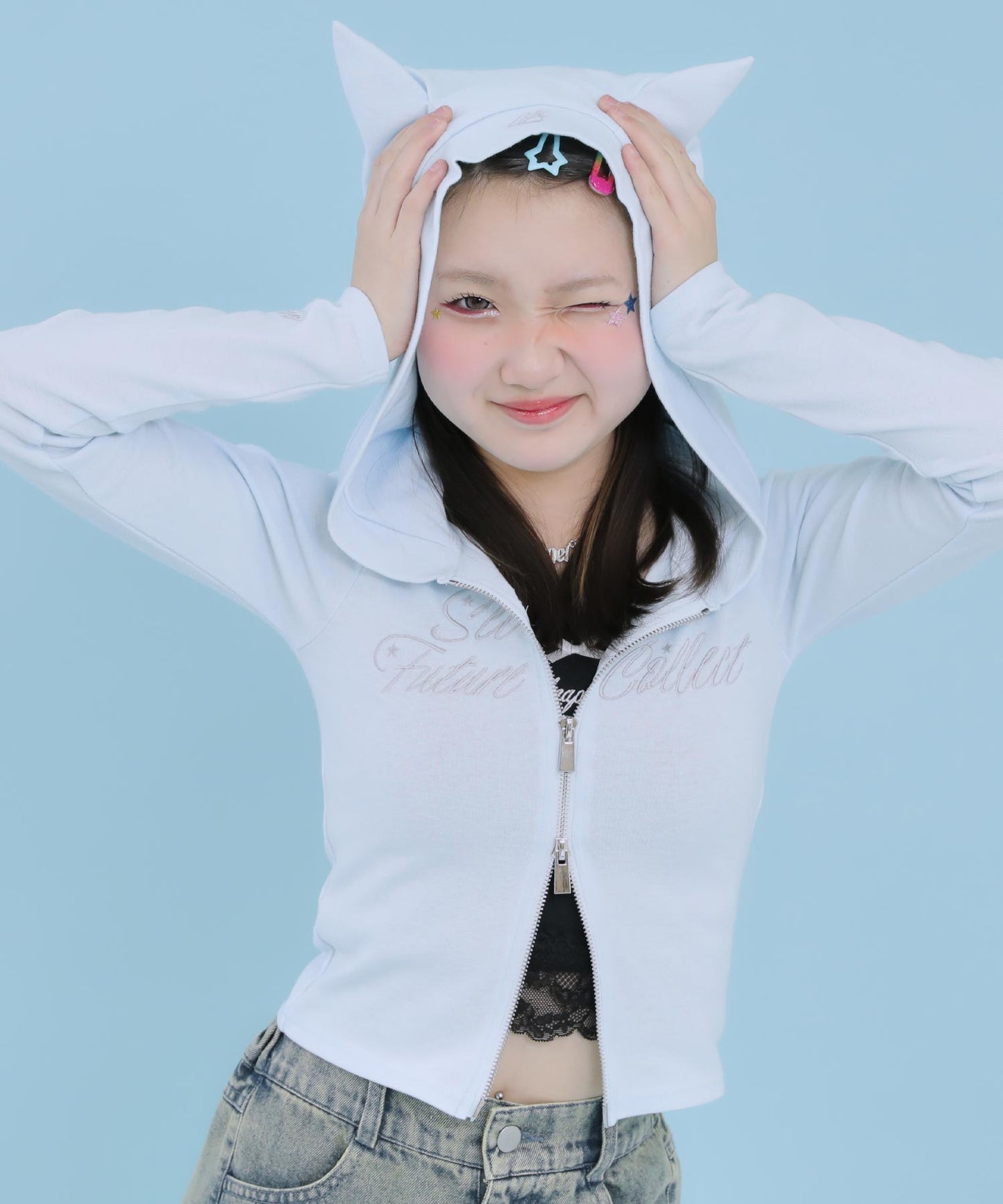 サックス(Sサイズ着用/身長：約146cm)