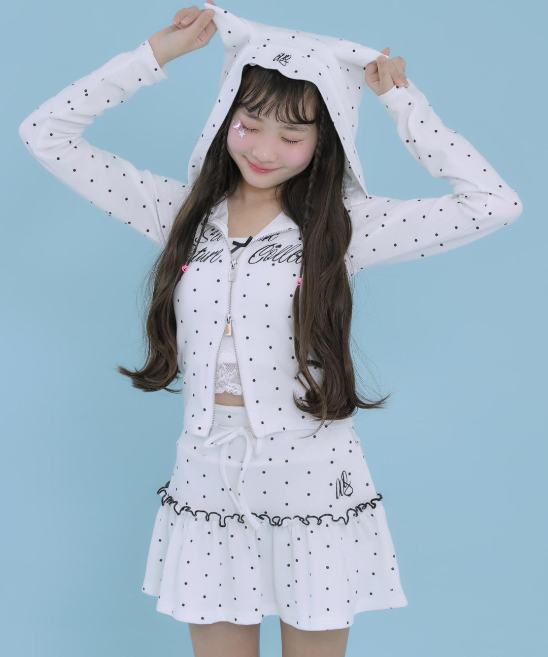 ホワイト/ブラック(Sサイズ着用/身長：約143cm)