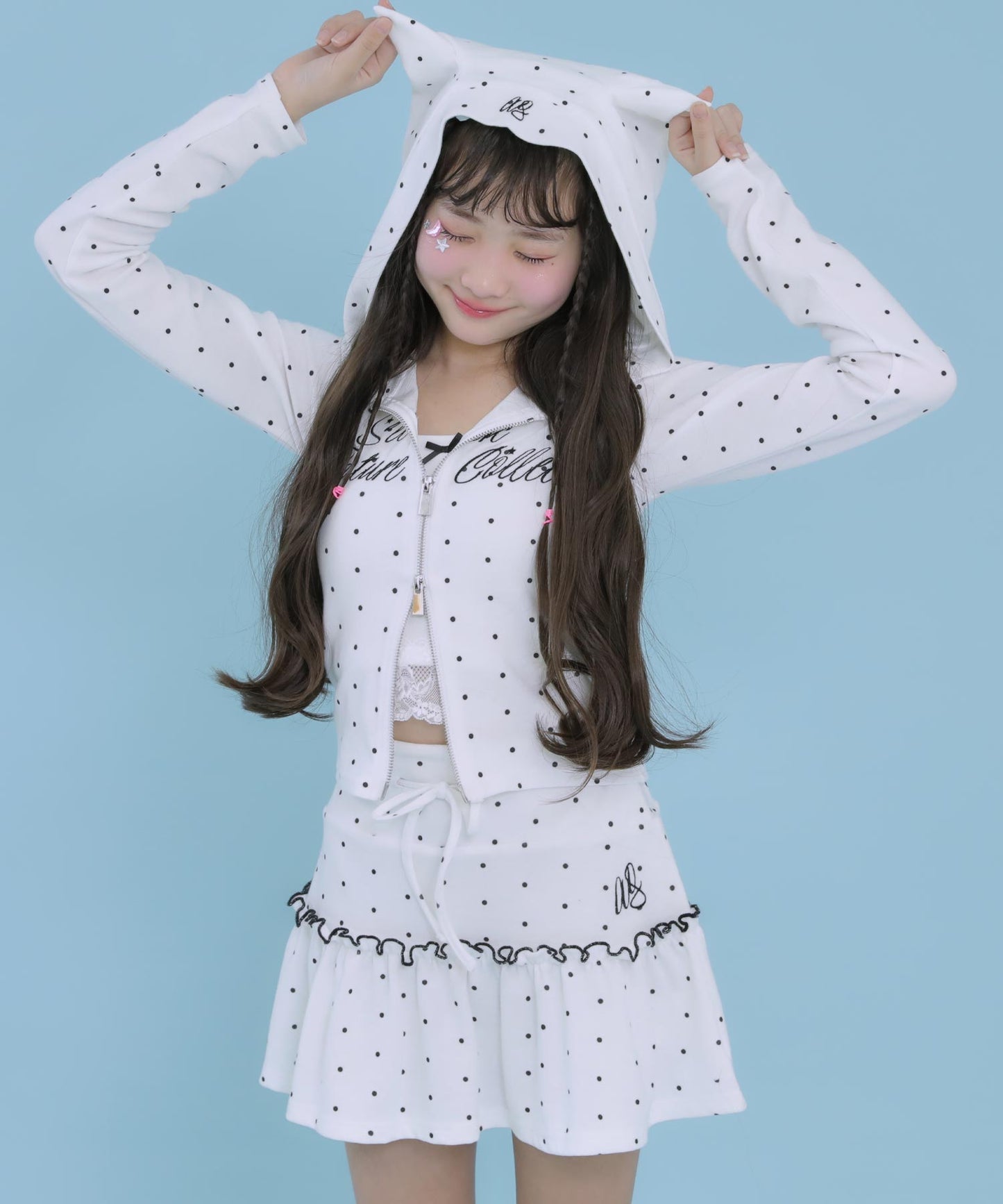 ホワイト/ブラック(Sサイズ着用/身長：約143cm)