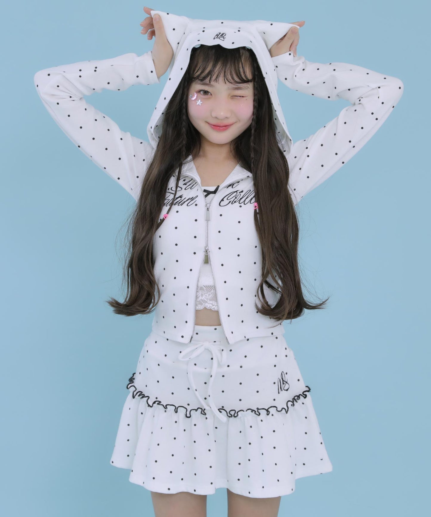 ホワイト/ブラック(Sサイズ着用/身長：約143cm)