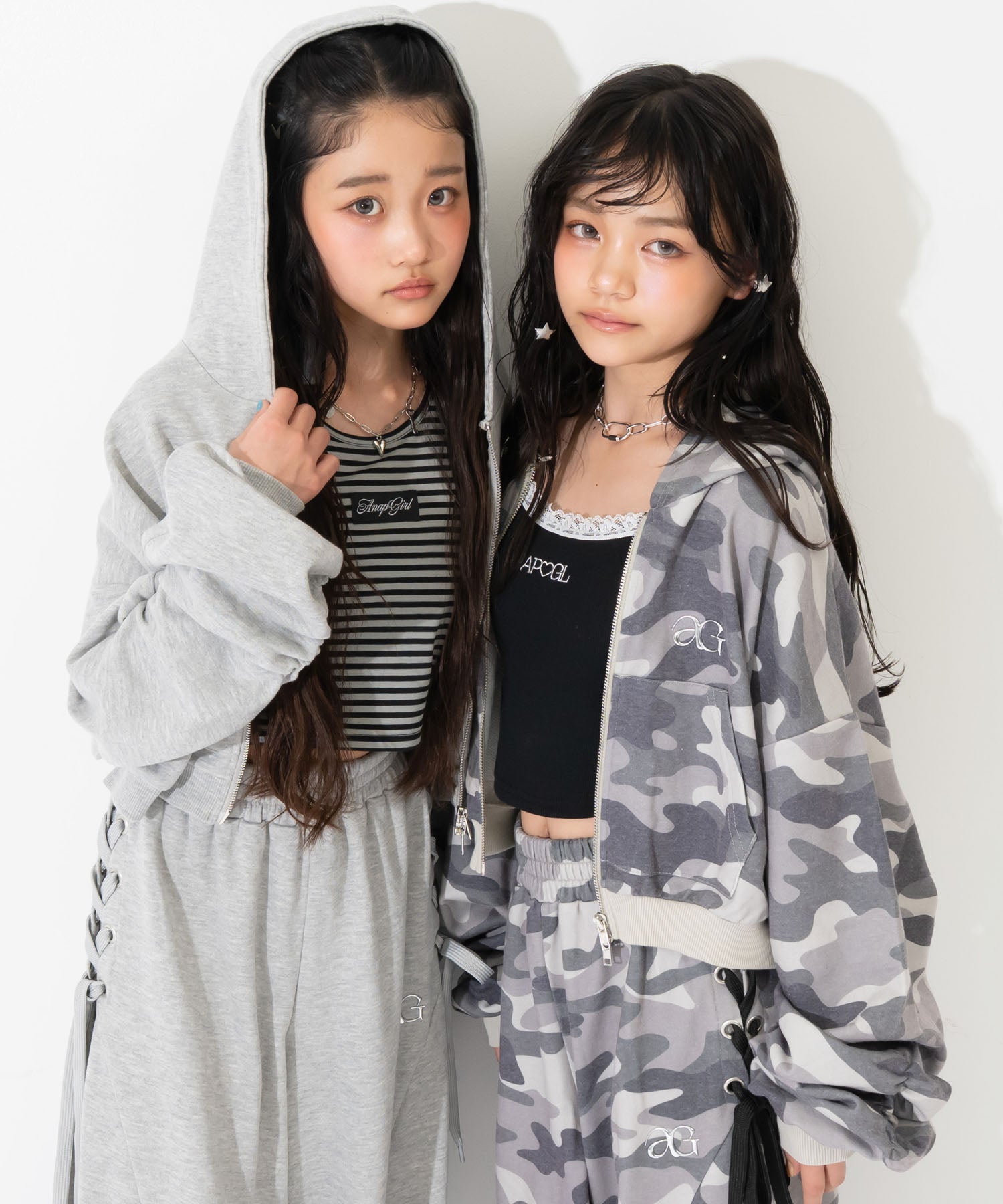 【新品/タグ付/23AW/レディースM】V12　ネックパーカー　ジップアップ 新品/タグ付/23AW/レディースM】V12 ネックパーカー ジップアップ
