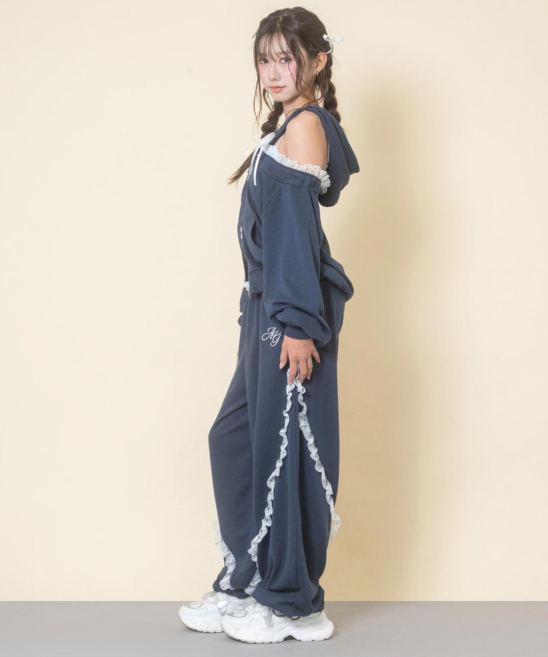 ネイビー(Mサイズ着用/身長：約156cm)