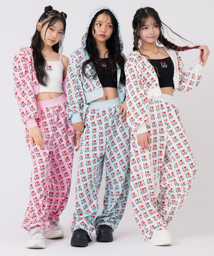 ホワイト(150サイズ着用/身長：約148cm)、ライトピンク(150サイズ着用/身長：約150cm)、サックス(150サイズ着用/身長：約152cm)
