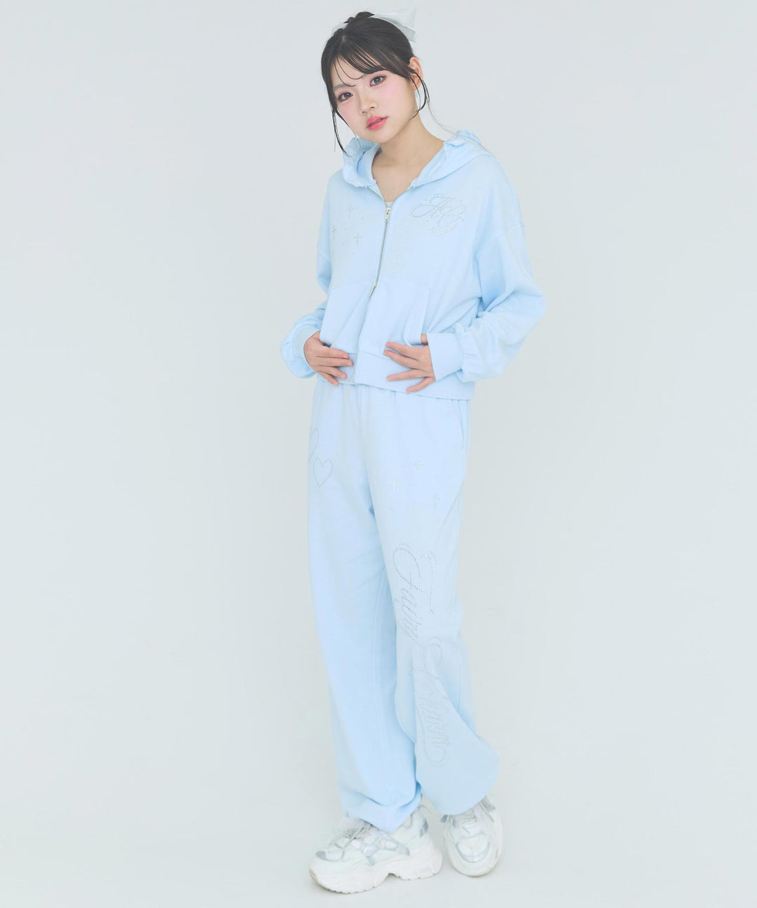サックス(Mサイズ着用/身長：約162cm)