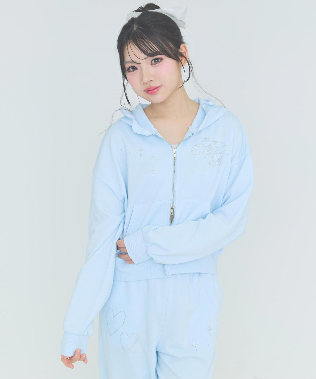 サックス(Mサイズ着用/身長：約162cm)