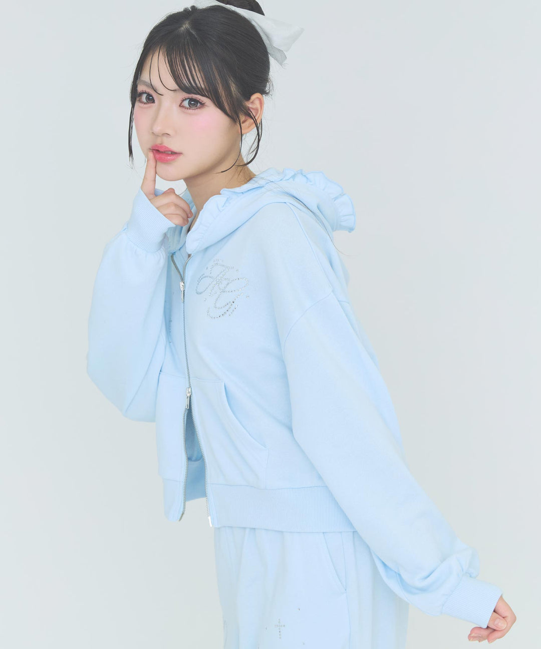 サックス(Mサイズ着用/身長：約162cm)
