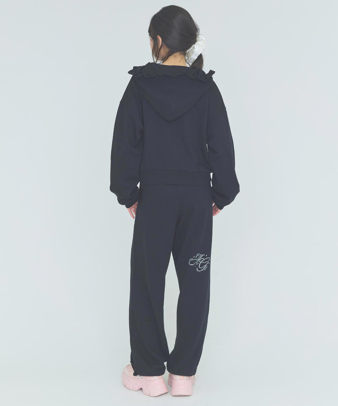 ブラック(Mサイズ着用/身長：約162cm)