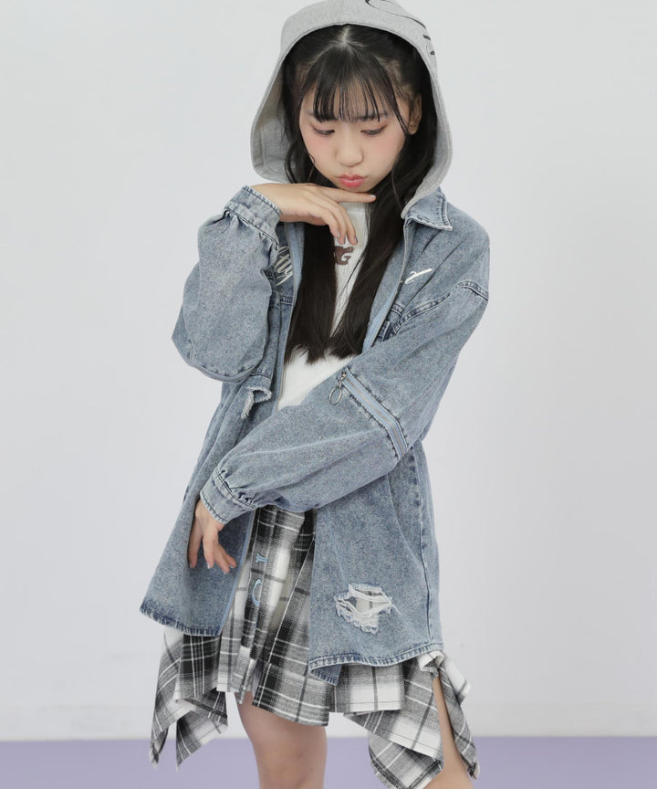 ブルー(Sサイズ着用/身長：約145cm)