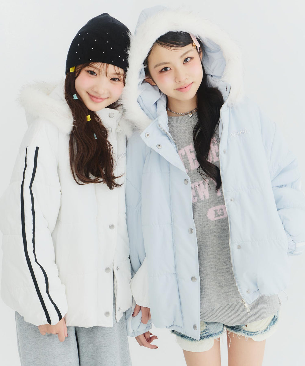 ホワイト(Sサイズ着用/身長：約150cm)、サックス(Sサイズ着用/身長：約148cm)