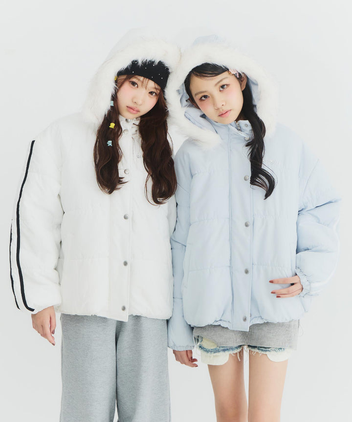 ホワイト(Sサイズ着用/身長：約150cm)、サックス(Sサイズ着用/身長：約148cm)