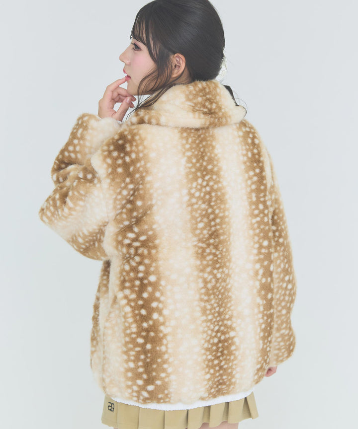 ホワイト(Mサイズ着用/身長：約162cm)