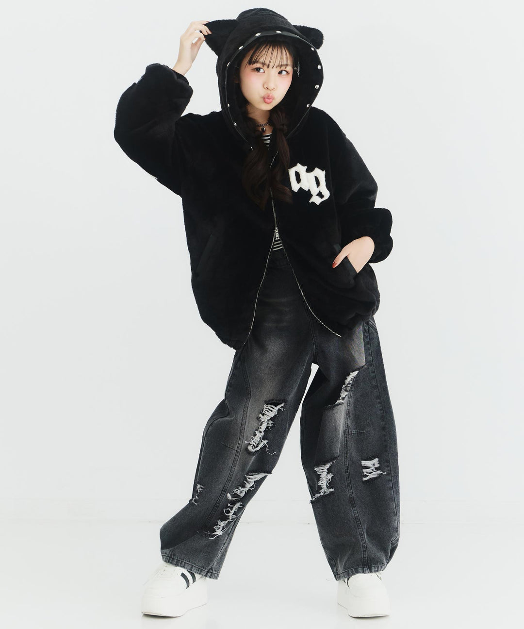 ブラック(Sサイズ着用/身長：約148cm)