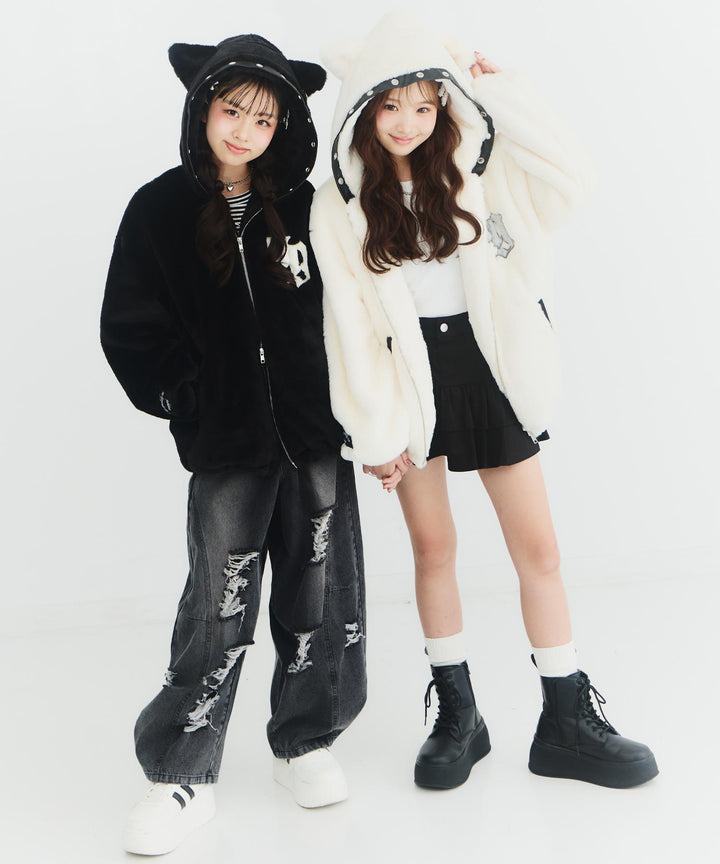 ホワイト(Sサイズ着用/身長：約150cm)
ブラック(Sサイズ着用/身長：約148cm)