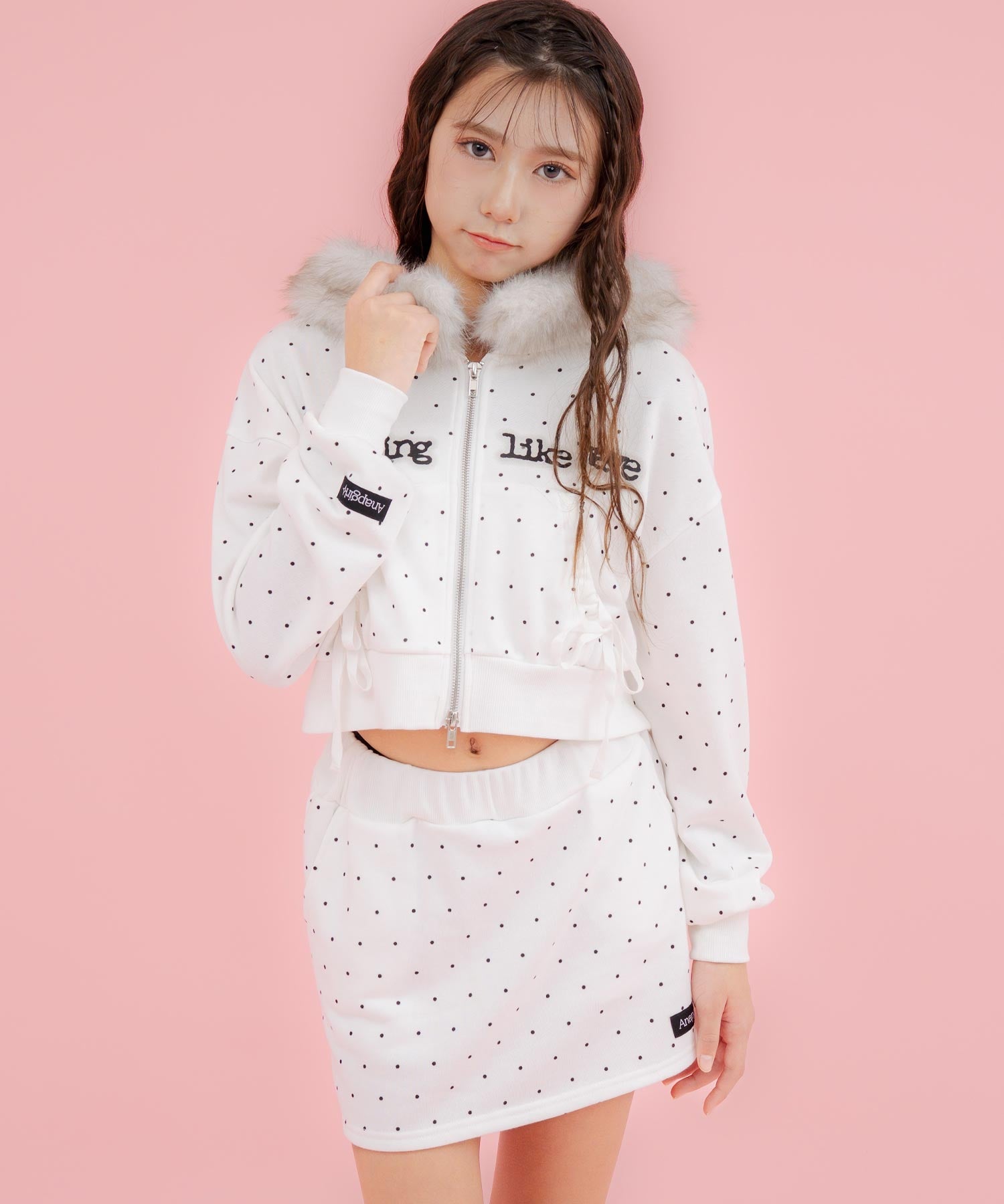 ホワイト/ブラック/152cm(Sサイズ着用)