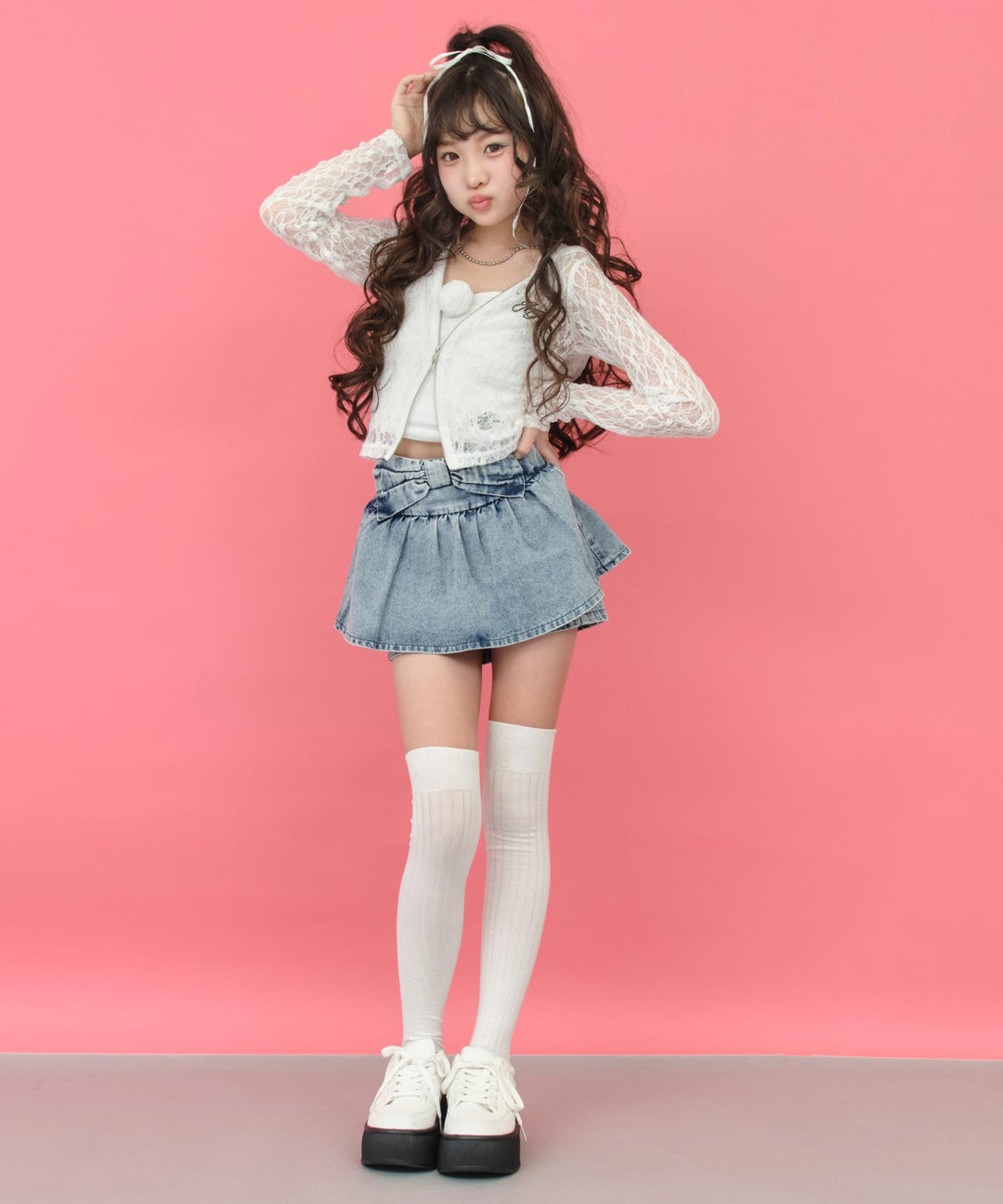 ホワイト(XSサイズ着用/身長：約143cm)