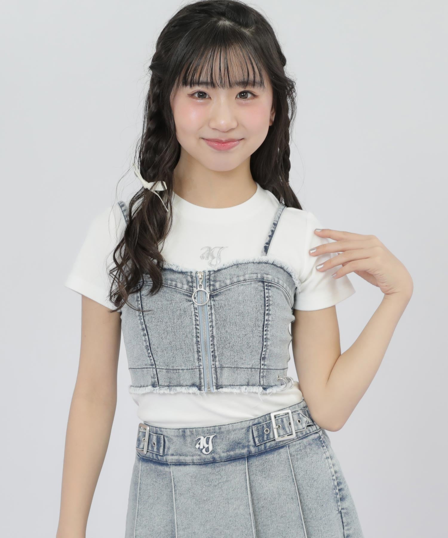 ブルー(Sサイズ着用/身長：約149cm)