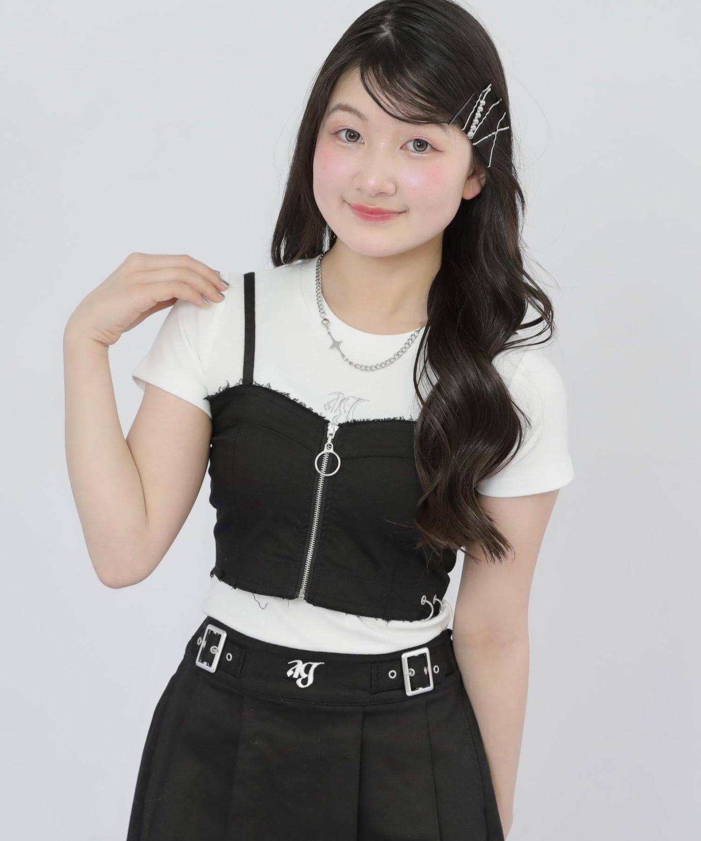 ブラック(Sサイズ着用/身長：約152cm)