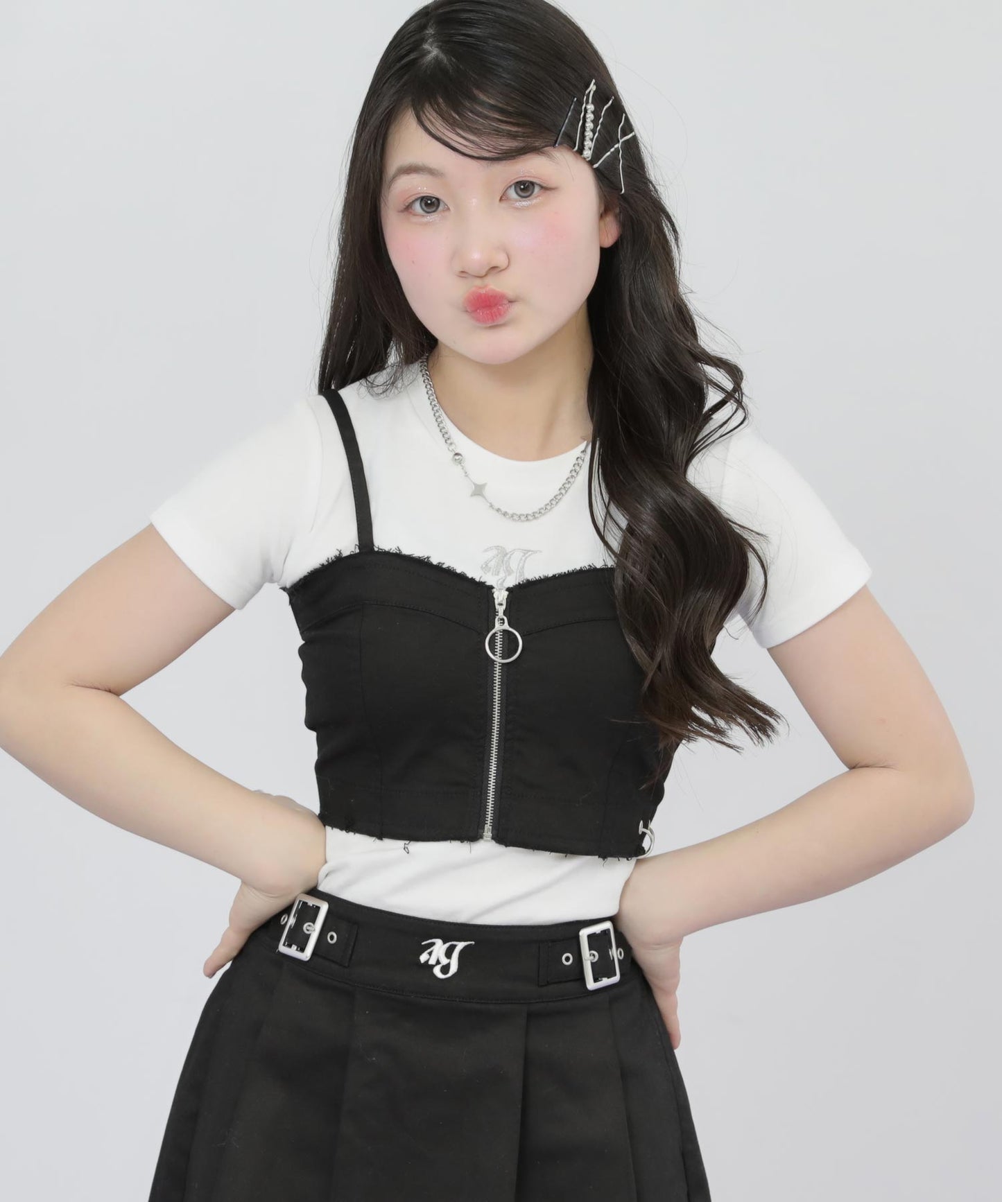 ブラック(Sサイズ着用/身長：約152cm)