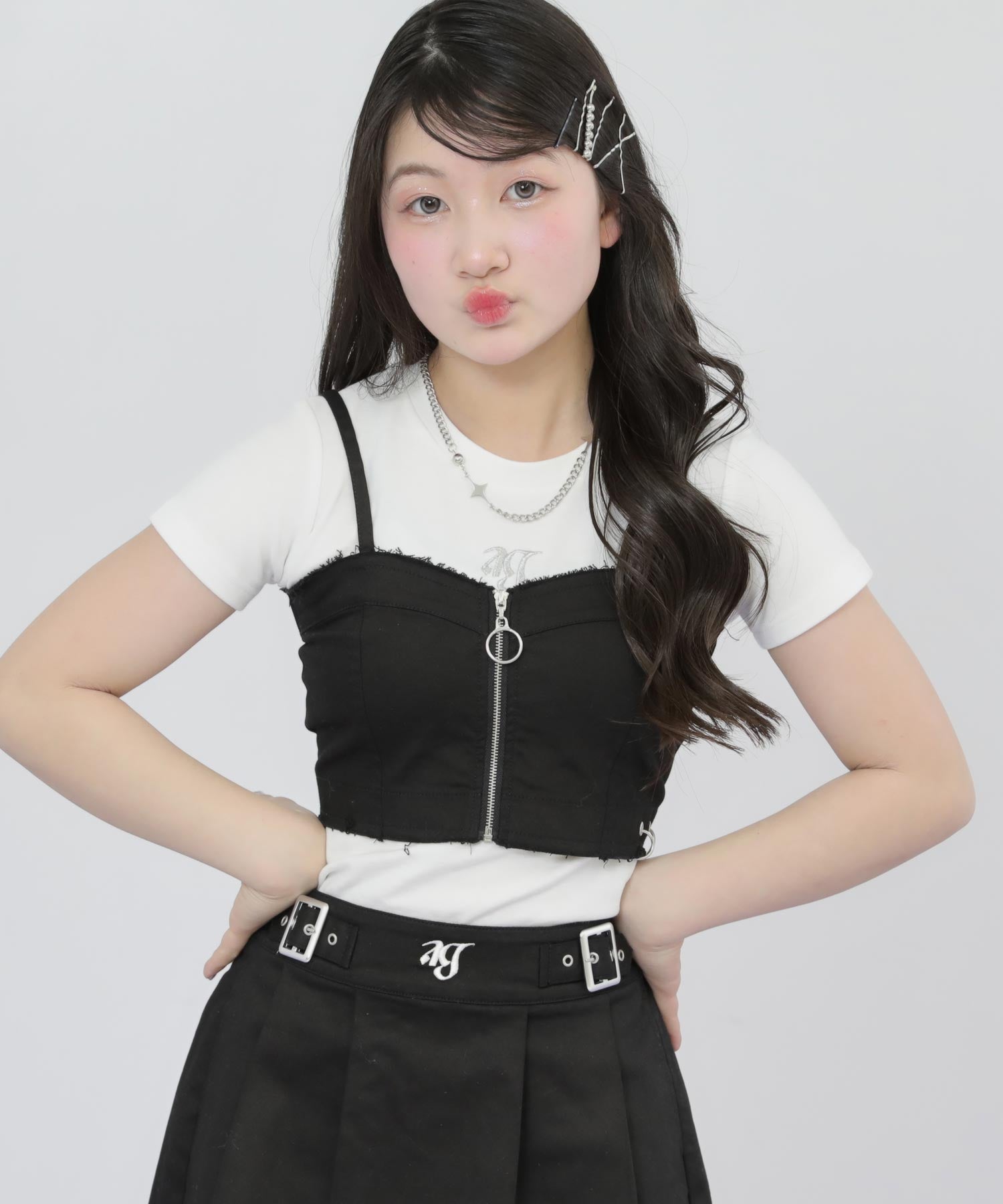 ブラック(Sサイズ着用/身長：約152cm)