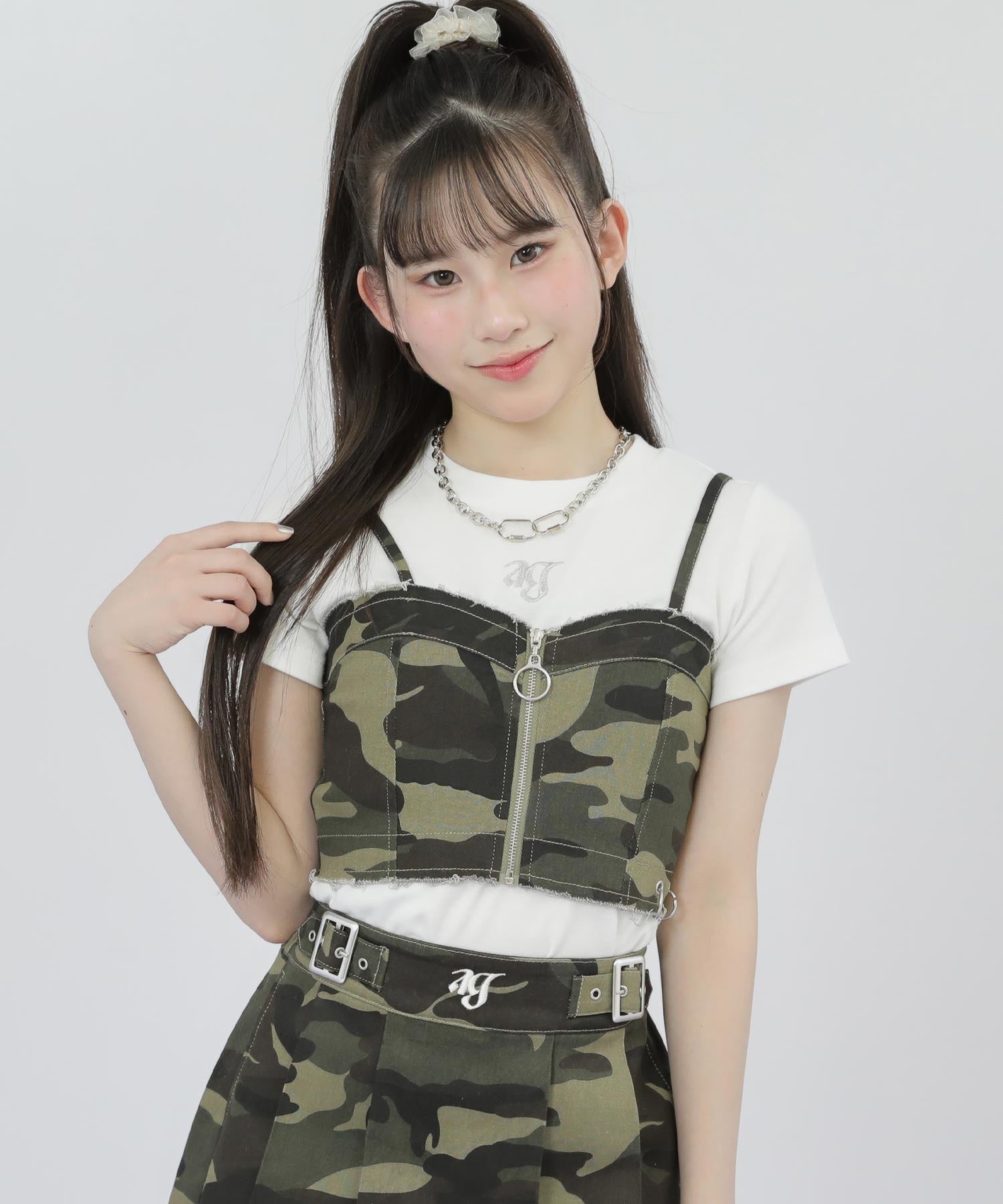 カーキ(Sサイズ着用/身長：約148cm)