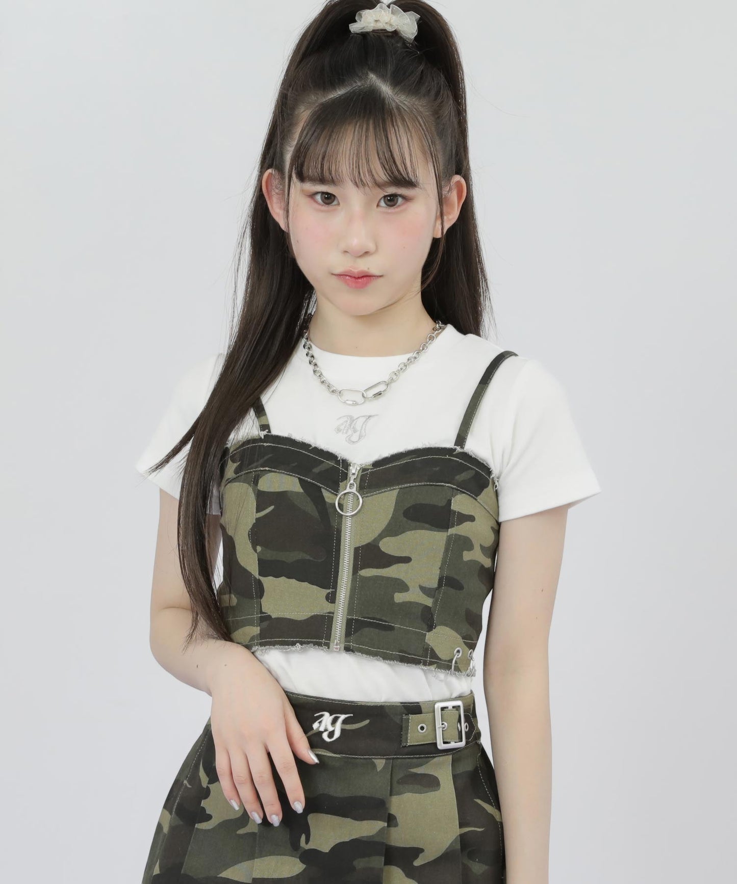 カーキ(Sサイズ着用/身長：約148cm)