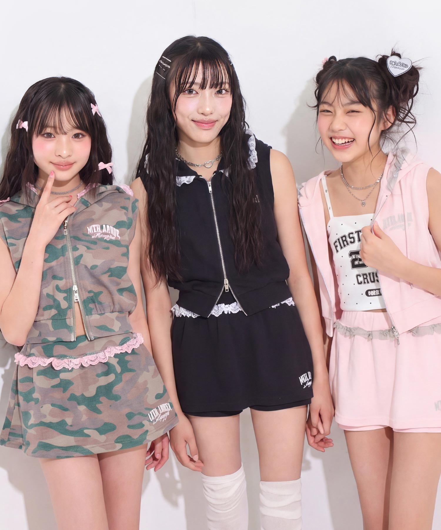 ライトピンク(XSサイズ着用/身長：約145cm)
カーキ(XSサイズ着用/身長：約147cm)
ブラック(Sサイズ着用/身長：約156cm)