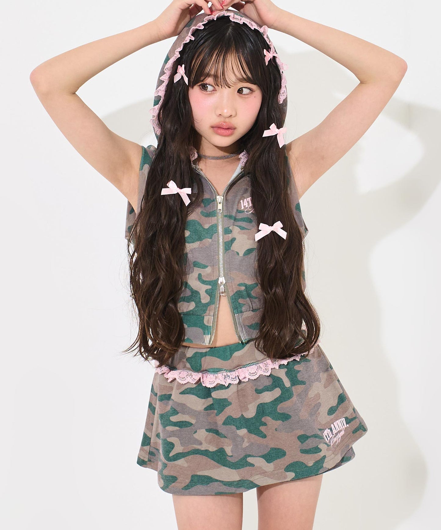 カーキ(XSサイズ着用/身長：約147cm)