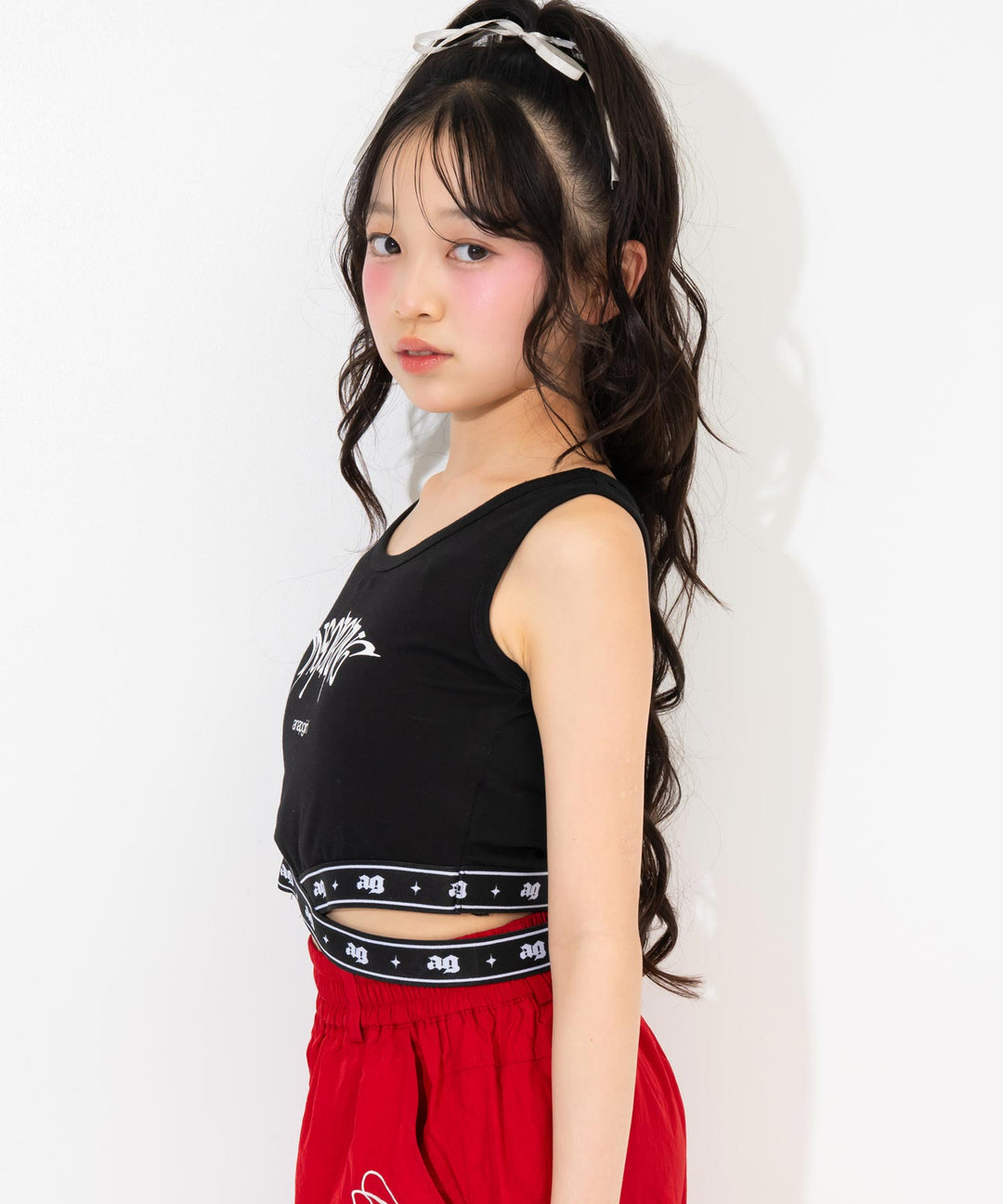 ホワイト(Sサイズ着用/身長：約146cm)
