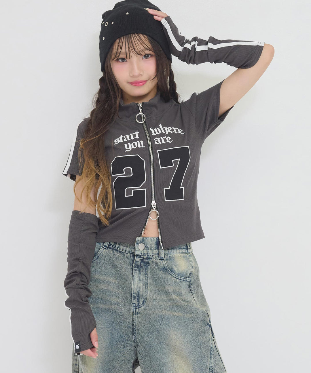 アッシュブラック(Sサイズ着用/身長：約146cm)